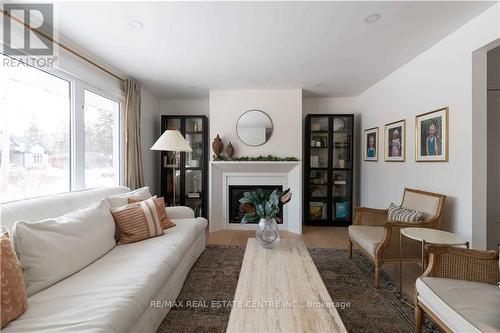 85 Miller Drive, Hamilton, ON - Indoor Photo Showing Living Room With Fireplace