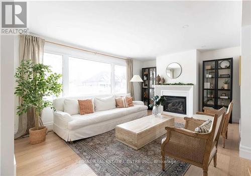 85 Miller Drive, Hamilton, ON - Indoor Photo Showing Living Room With Fireplace