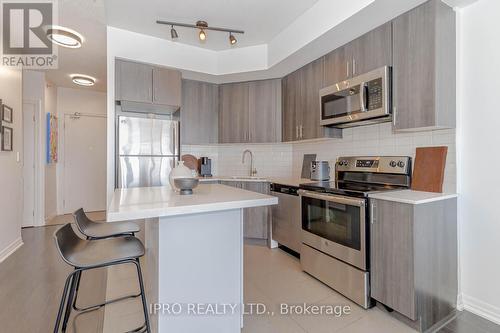 405 - 560 North Service Road, Grimsby, ON - Indoor Photo Showing Kitchen