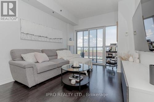 405 - 560 North Service Road, Grimsby, ON - Indoor Photo Showing Living Room