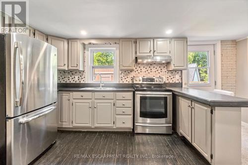 4202 Hixon Street, Lincoln, ON - Indoor Photo Showing Kitchen With Stainless Steel Kitchen