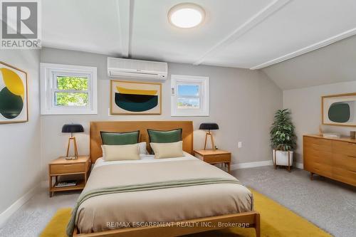 4202 Hixon Street, Lincoln, ON - Indoor Photo Showing Bedroom