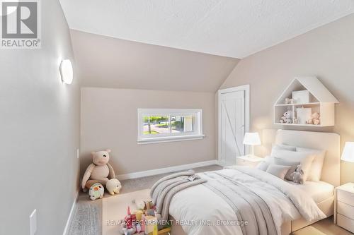 4202 Hixon Street, Lincoln, ON - Indoor Photo Showing Bedroom