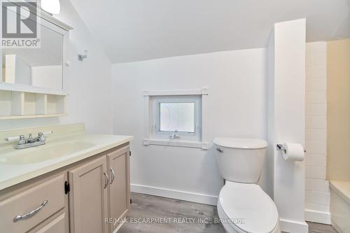 4202 Hixon Street, Lincoln, ON - Indoor Photo Showing Bathroom