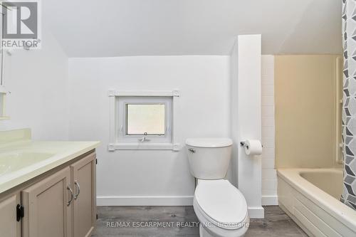 4202 Hixon Street, Lincoln, ON - Indoor Photo Showing Bathroom