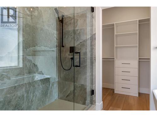 3309 Aspen Lane, Kelowna, BC - Indoor Photo Showing Bathroom