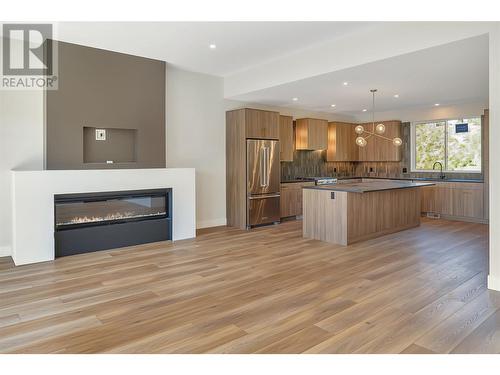 3309 Aspen Lane, Kelowna, BC - Indoor With Fireplace