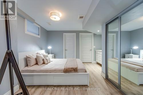 2476 North Ridge Trail, Oakville (Iroquois Ridge North), ON - Indoor Photo Showing Bedroom