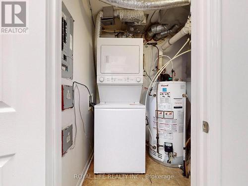 2 - 595 Dundas Street W, Mississauga (Cooksville), ON - Indoor Photo Showing Laundry Room