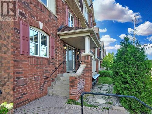 2 - 595 Dundas Street W, Mississauga (Cooksville), ON - Outdoor