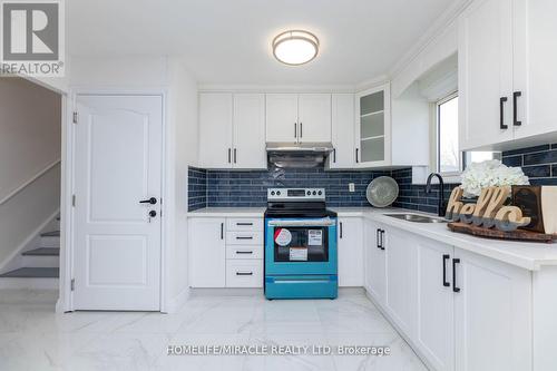 57 Reigate Avenue, Brampton, ON - Indoor Photo Showing Kitchen