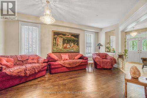 78 Laurier Avenue W, Richmond Hill (Oak Ridges), ON - Indoor Photo Showing Living Room