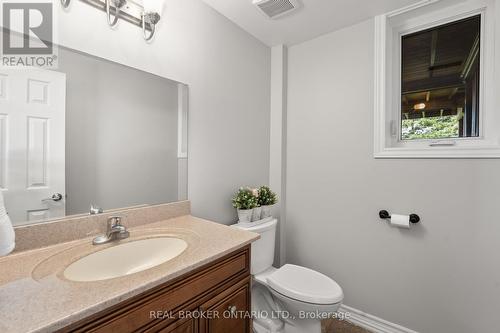 4548 20Th Side Road, Essa (Thornton), ON - Indoor Photo Showing Bathroom