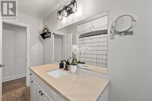 4548 20Th Side Road, Essa (Thornton), ON - Indoor Photo Showing Bathroom