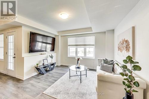 2415 Fall Harvest Crescent, Pickering, ON - Indoor Photo Showing Living Room