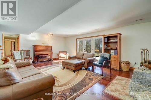 3071 5Th Line E, Trent Hills (Campbellford), ON - Indoor Photo Showing Living Room