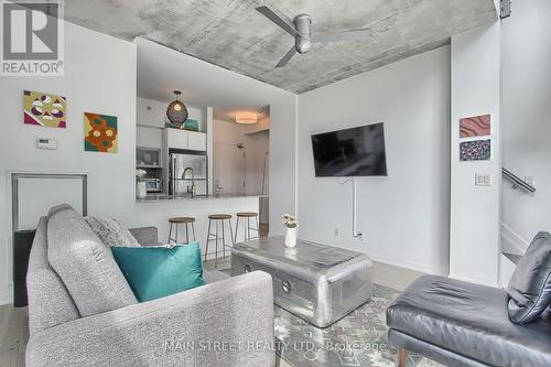 1213 - 150 East Liberty Street, Toronto (Niagara), ON - Indoor Photo Showing Living Room