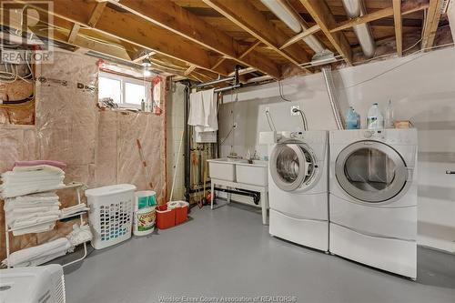 434 Bertha, Windsor, ON - Indoor Photo Showing Laundry Room