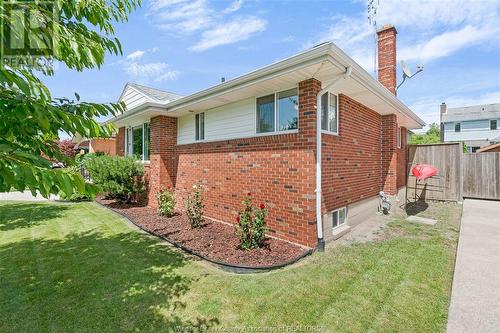 434 Bertha, Windsor, ON - Outdoor With Exterior