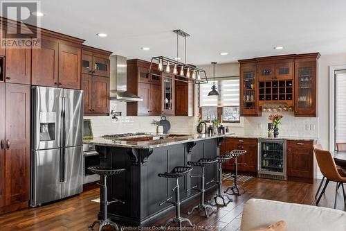 8748 Riverside Drive East, Windsor, ON - Indoor Photo Showing Kitchen With Upgraded Kitchen