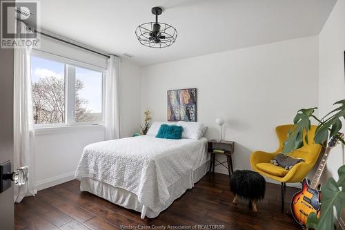 8748 Riverside Drive East, Windsor, ON - Indoor Photo Showing Bedroom