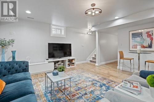 8748 Riverside Drive East, Windsor, ON - Indoor Photo Showing Living Room