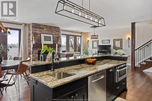 8748 Riverside Drive East, Windsor, ON - Indoor Photo Showing Kitchen