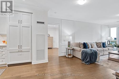 204 - 9075 Jane Street, Vaughan (Concord), ON - Indoor Photo Showing Living Room