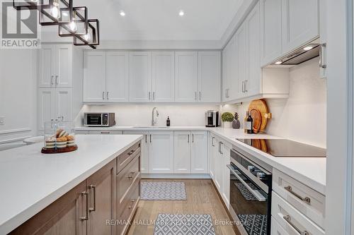 204 - 9075 Jane Street, Vaughan (Concord), ON - Indoor Photo Showing Kitchen With Upgraded Kitchen