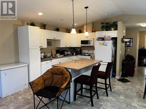 8334 87 Avenue, Fort St. John, BC - Indoor Photo Showing Kitchen