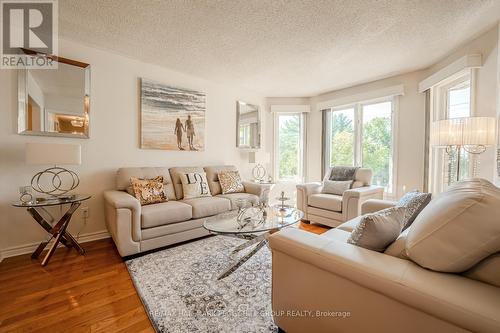 274 Edgehill Drive, Barrie, ON - Indoor Photo Showing Living Room