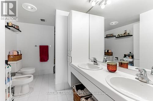 1612 - 2045 Lake Shore Boulevard W, Toronto (Mimico), ON - Indoor Photo Showing Bathroom