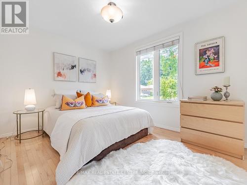 1585 Trotwood Avenue, Mississauga (Mineola), ON - Indoor Photo Showing Bedroom