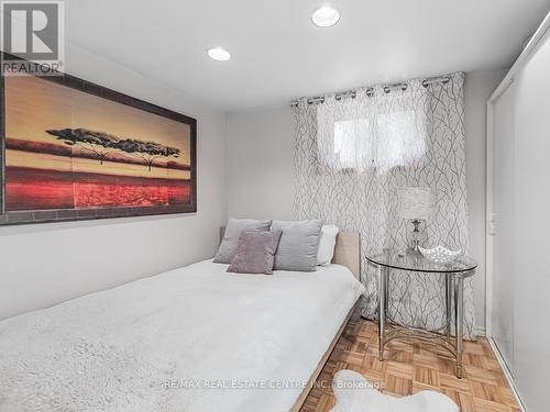 1585 Trotwood Avenue, Mississauga (Mineola), ON - Indoor Photo Showing Bedroom