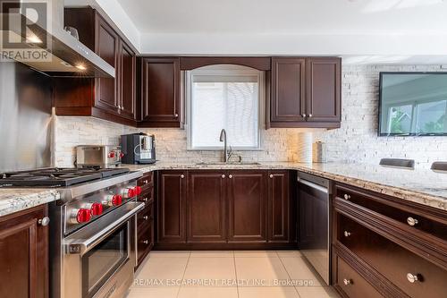 2612 Andover Road, Oakville (River Oaks), ON - Indoor Photo Showing Kitchen With Upgraded Kitchen