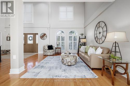 10 Prince Rupert Drive, Clarington (Courtice), ON - Indoor Photo Showing Living Room