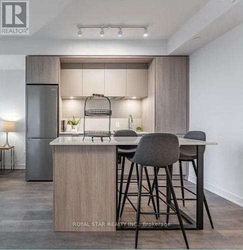 1501 - 130 River Street E, Toronto (Regent Park), ON - Indoor Photo Showing Kitchen