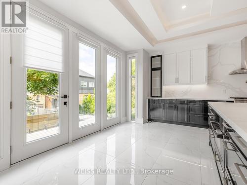 80 Charleswood Drive, Toronto (Clanton Park), ON - Indoor Photo Showing Kitchen With Upgraded Kitchen