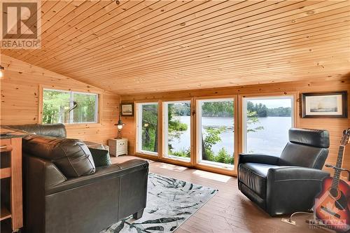 520 Otty Lake S W Shore Road, Perth, ON - Indoor Photo Showing Living Room