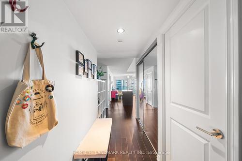 2403 - 386 Yonge Street, Toronto (Bay Street Corridor), ON - Indoor Photo Showing Other Room