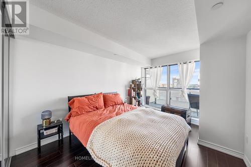 2403 - 386 Yonge Street, Toronto, ON - Indoor Photo Showing Bedroom