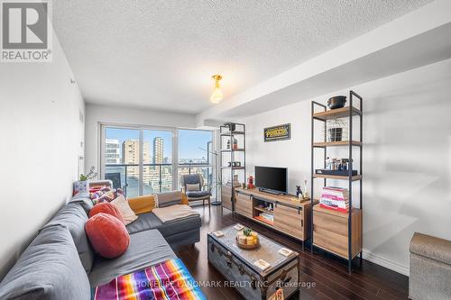 2403 - 386 Yonge Street, Toronto (Bay Street Corridor), ON - Indoor Photo Showing Living Room