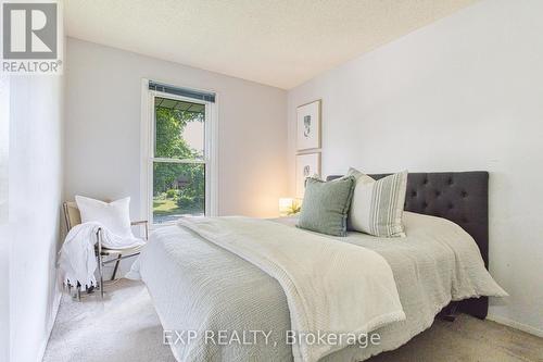 4 Cedar Glen, Grimsby, ON - Indoor Photo Showing Bedroom