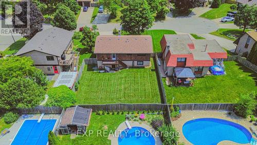 4 Cedar Glen, Grimsby, ON - Outdoor With In Ground Pool With Backyard