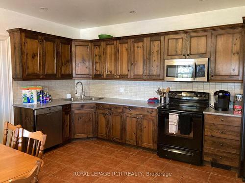 Unit A-5997 5Th Line, Essa, ON - Indoor Photo Showing Kitchen