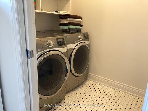 Unit A-5997 5Th Line, Essa, ON - Indoor Photo Showing Laundry Room