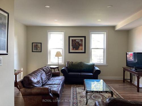 Unit A-5997 5Th Line, Essa, ON - Indoor Photo Showing Living Room