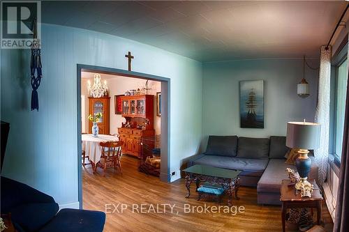 3758 Kennedy Avenue, North Glengarry, ON - Indoor Photo Showing Living Room