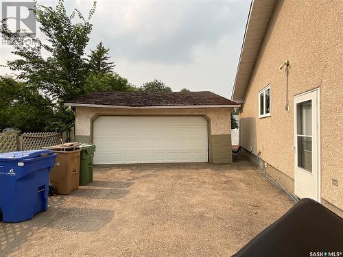 22 Cottonwood Bay, Regina, SK - Outdoor With Exterior