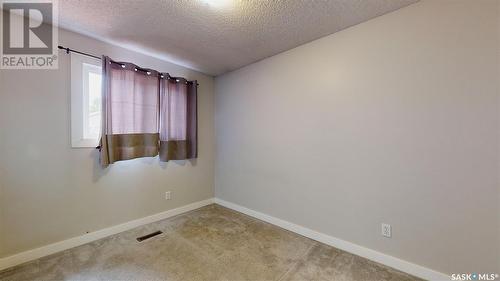 22 Cottonwood Bay, Regina, SK - Indoor Photo Showing Other Room